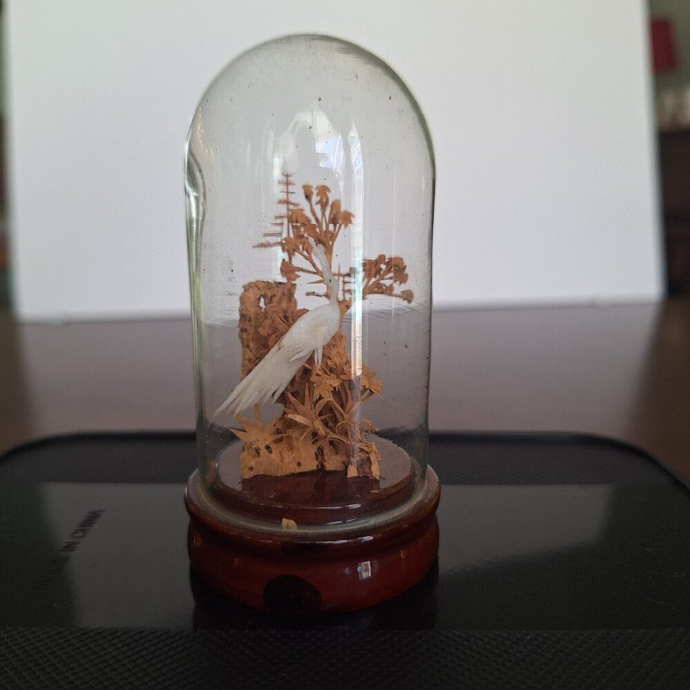 VINTAGE SAN YOU HAND CARVED CORK DIORAMA WITH STORK, 4" BELL JAR GLASS AND WOOD